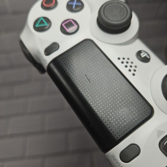 Sony DualShock 4 Wireless Controller PlayStation 4 - white – Broken or for parts - Picture 7 of 7